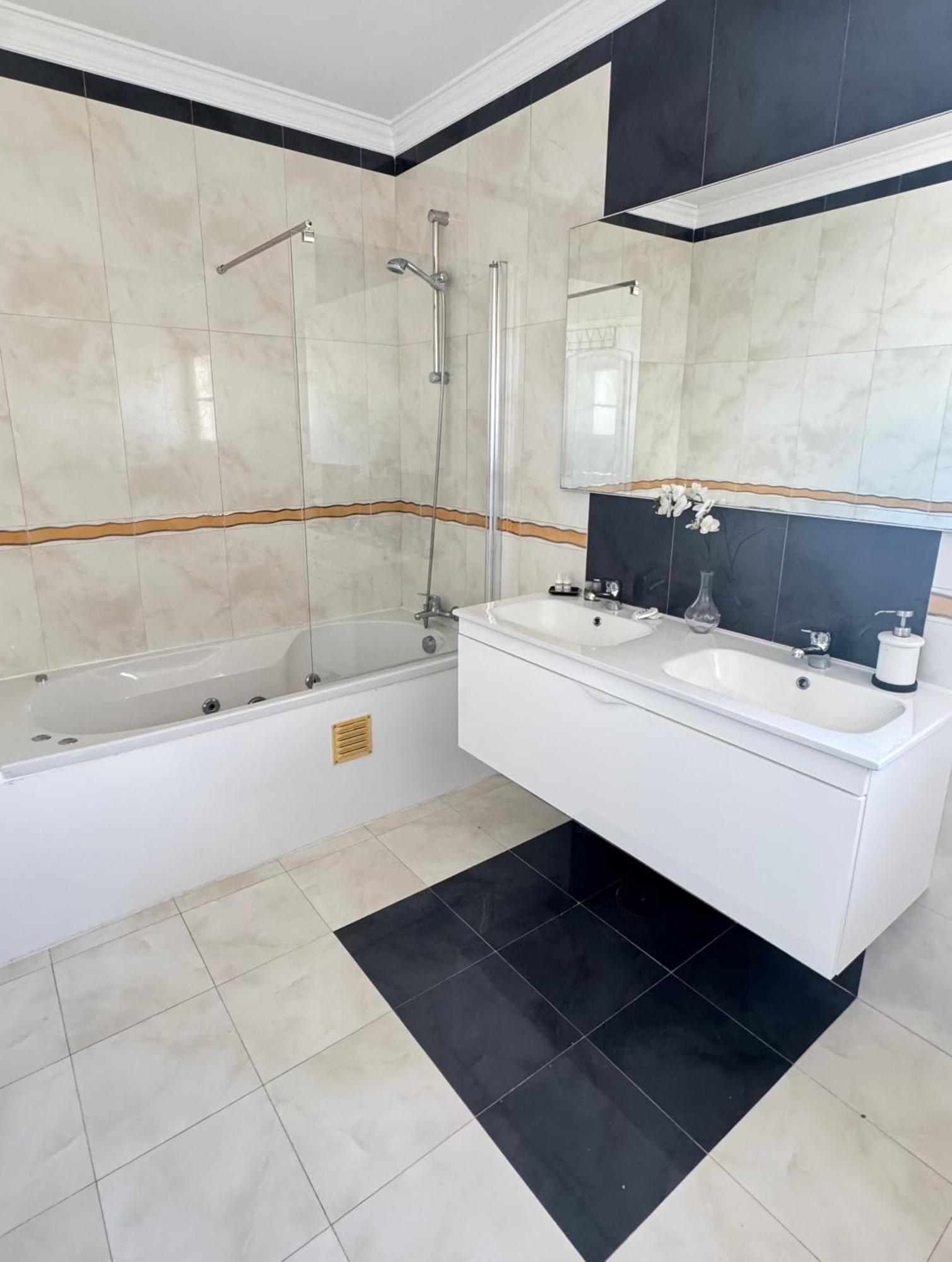 Villa Bonita Guesthouse Albufeira Old Town Kültér fotó